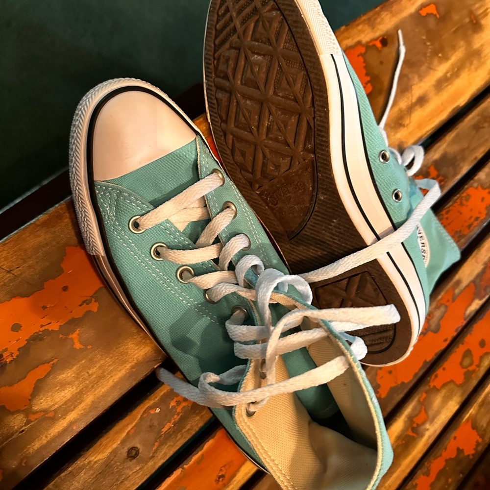 Converse White Athletic Shoes Classic Canvas Design